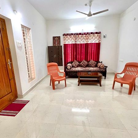 Truelife Homestays - Alamelu Avenue - Fully Furnished Ac 2Bhk Apartments In Tirupati - Walkable To Restaurants & Super Market - Fast Wifi - Kitchen - Easy Access To Airport, Railway Station, Sri Padmavathi & Tirumala Temple Exterior foto