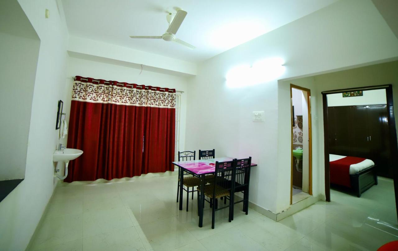 Truelife Homestays - Alamelu Avenue - Fully Furnished Ac 2Bhk Apartments In Tirupati - Walkable To Restaurants & Super Market - Fast Wifi - Kitchen - Easy Access To Airport, Railway Station, Sri Padmavathi & Tirumala Temple Exterior foto