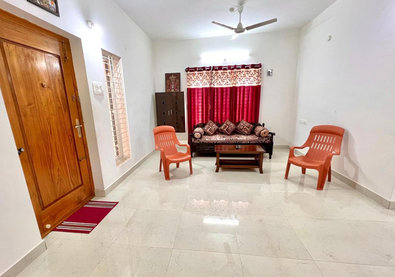 Truelife Homestays - Alamelu Avenue - Fully Furnished Ac 2Bhk Apartments In Tirupati - Walkable To Restaurants & Super Market - Fast Wifi - Kitchen - Easy Access To Airport, Railway Station, Sri Padmavathi & Tirumala Temple Exterior foto